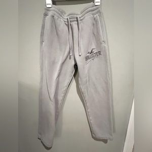 Hollister men’s heavyweight straight leg sweatpants size XS.